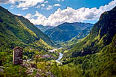 Valsesia, Campertogno. Il sentiero delle cappelle che sale alla Madonna del Callone 